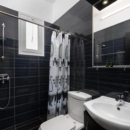 Apartament Pervolia Near Airport