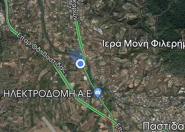 Pervolia Near Airport Appartement Kremastí